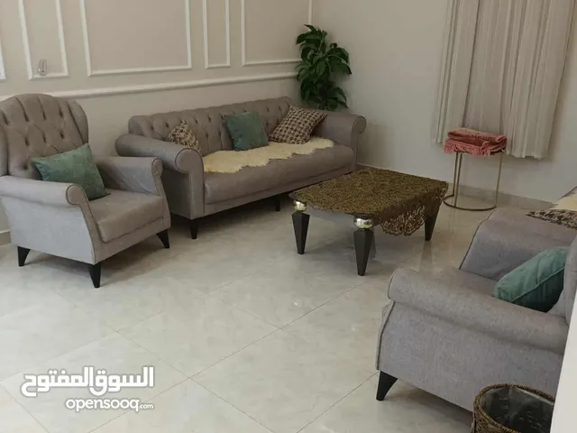 شقة ممتازة للايجار في السيدة عايشة عمارة دورين فقط