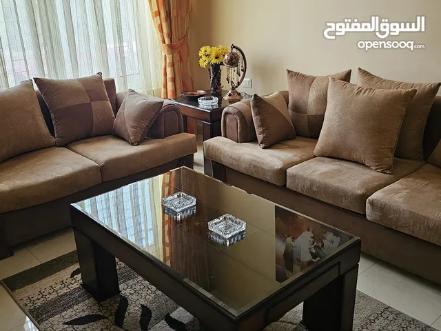 اثاث غرفة جلوس نخب 7 مقاعد للبيع