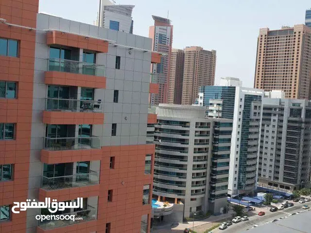 سكن شباب ( غير مدخنين )للمشاركة بجوار محطة مترو مدينة دبي للإنترنت مباشرة