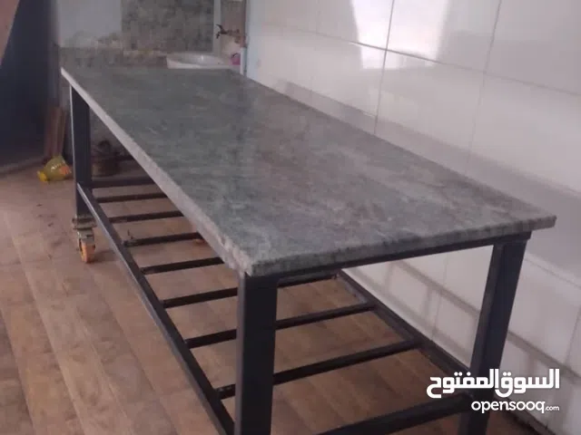 طاولة خدمه للمطاعم والمخابز