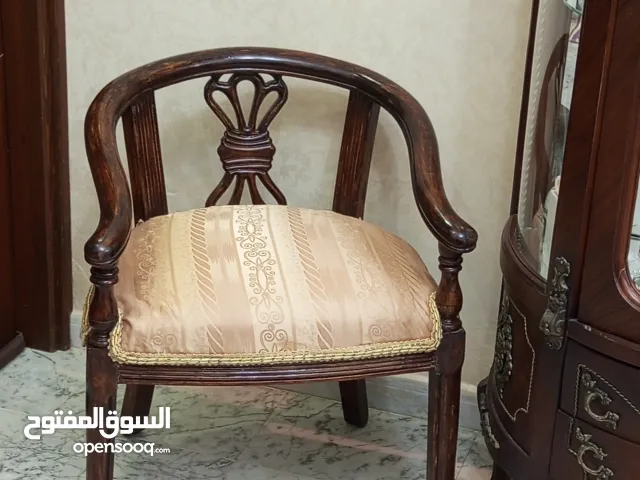بسعر مغري جدا جدا  كرسي خشب زان ثقيل