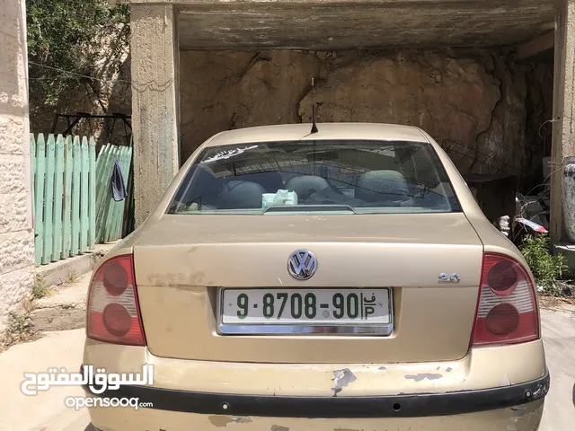 Volkswagen Passat 2002 in Hebron