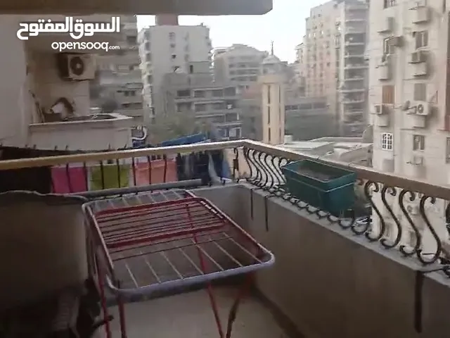 شقة تحفة للبيع في موقع متميز بمدينة نصر