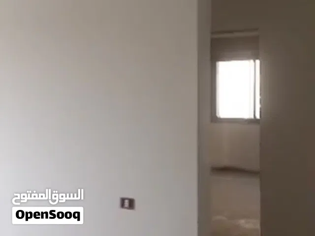 شقة خدمية تشطيب جديد ممتازة في زاوية الدهماني