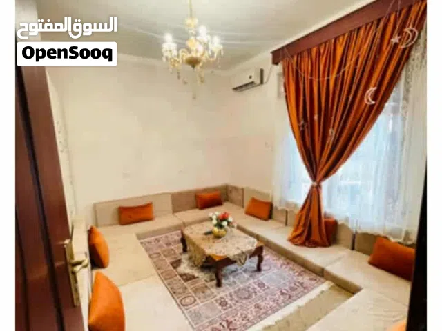 شقه دور سادس للبيع
