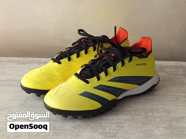 حذاء بوط بوت رياضة رياضي اديداس بريديتور Adidas Predator Football Shoes – Size مقاس [38-39]
