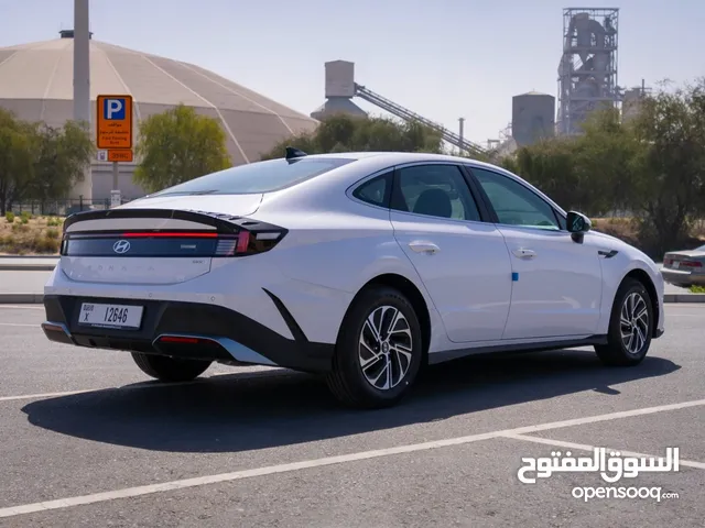 تاجير هيونداي سوناتا 2024 بدون كمبيالات توصيل مجاناً