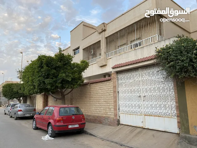 400 m2 More than 6 bedrooms Villa for Sale in Tripoli Al-Seyaheyya