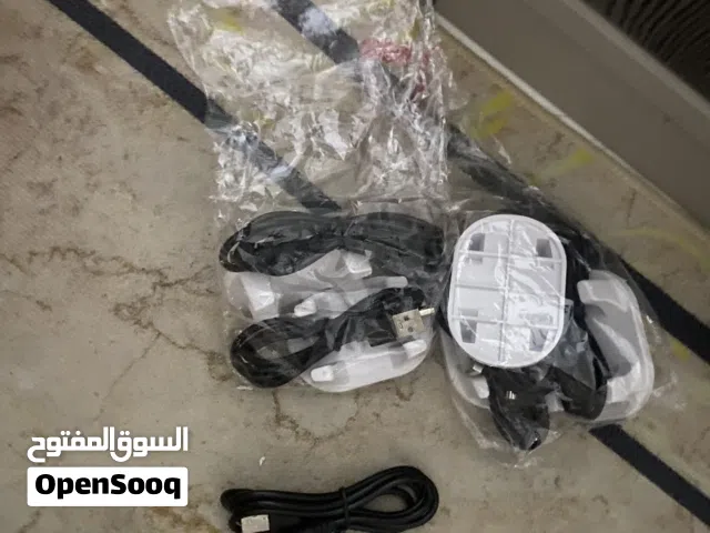 جهاز امتصاص الرطوبة الصغير القابل لإعادة الاستخدام (6 قطع + كابلات الشحن