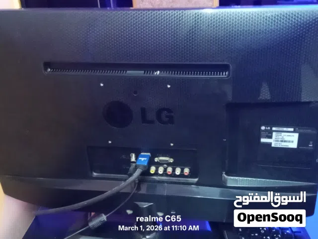 شاشة الكمبيوتر 24 بوصة بحاله جيده جدا