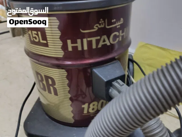 طاولات وسجاد وطاولة كمبيوتر ولوحات