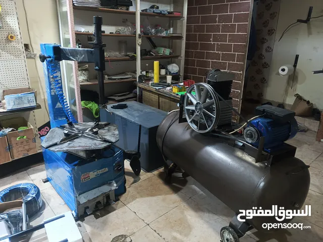 معدات محل بناشر.للبيع