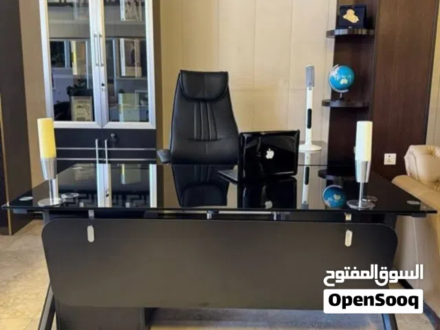 ميز مكتب قياس 140سم سطح الميز جام . مكتبة 2باب . كرسي مكتب دوار.