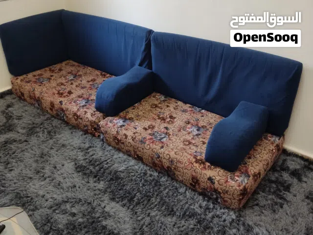جلسة عربية للبيع