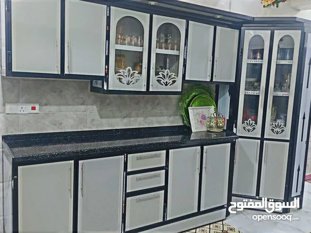 كاونتر تفصال امنيوم 8مترات النضافه 100٪100 استعمال قليل جدا