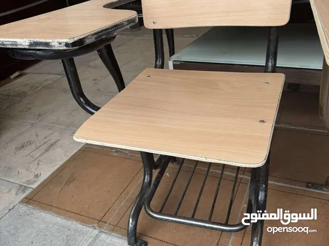 مقعد دراسي للطلاب والملتحقين في الدورات التعليمية
