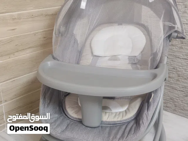 هزازه كهربائية  جديده لم تستعمل إلا كم مره، بها سرعات مختلفه و موسيقى و تتستطيع تركب فلاش و ماركه