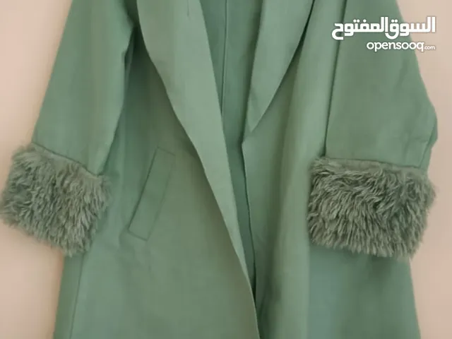جاكيتات و معاطف للبيع