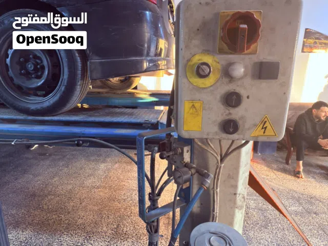 كريك رباعي مستعمل مع جهاز تعديل برتشوات مستعمل مكان الزاوية