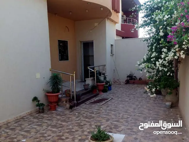 240m2 3 Bedrooms Villa for Sale in Tripoli Ain Zara