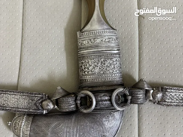 خنجر الخنجر العُماني الاصيل قرن زراف هندي -مخزن ونادر وسعره جدا رخيص فرصه - للجاديين فقط