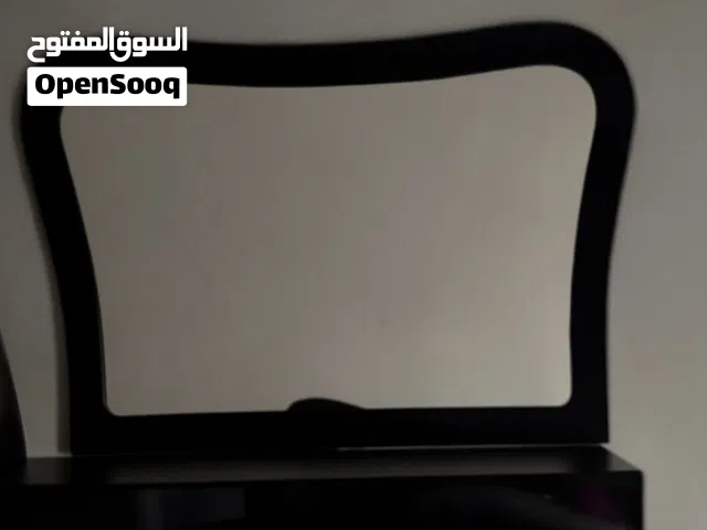 مرايا عصرية مع اطار خشبي لامع Modern mirrors with a glossy black wooden frame