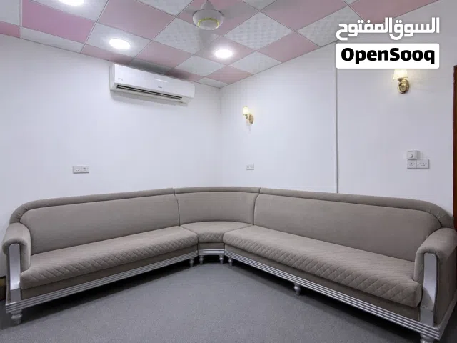 ديوان للبيع تقريباً 6 مترات