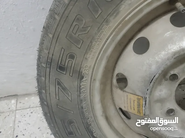 للبيع تاير جديد صناعه روسيه 5 براغي حجم 16 75 185