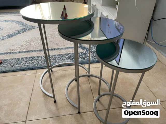 طاولة شاشة و طاولة سيرفيس
