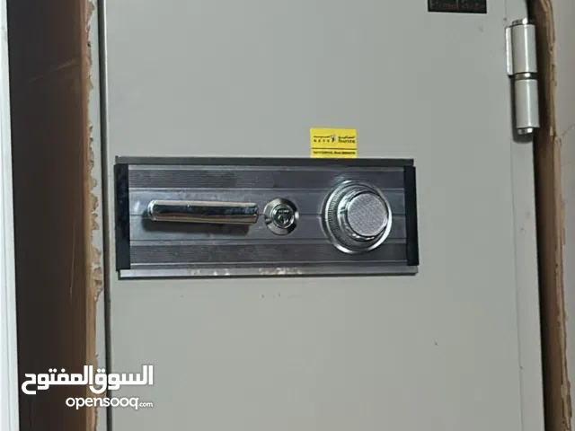 تجوري كبير جدا