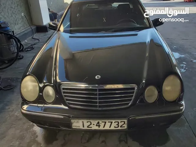 Mercedes E200