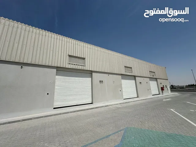 فرصه محدوده لتكون من الحظوظيين مستودعات للايجار ايكاد قريب من دلما مول وعلي الطريق مباشرة
