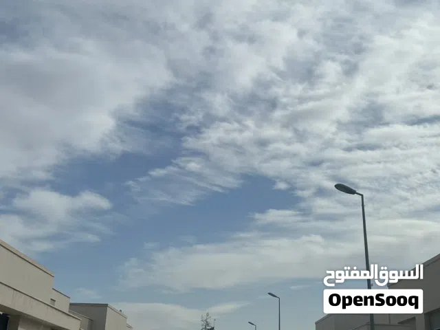 للبيع منزل هيكل جاهز  الموقع طريق:  البيفي امتداد طويق البيفي بالقرب من تقاطع أربع شوارع الجلدية