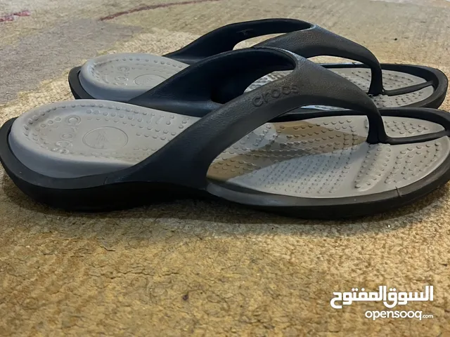 45 Slippers & Flip flops in Amman