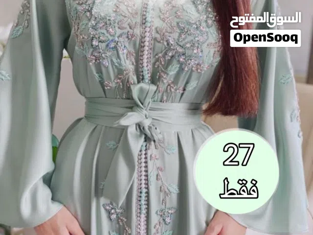 تم تخفيض السعر قفطان مغربي بلون مميز بحالة ممتازه جداً