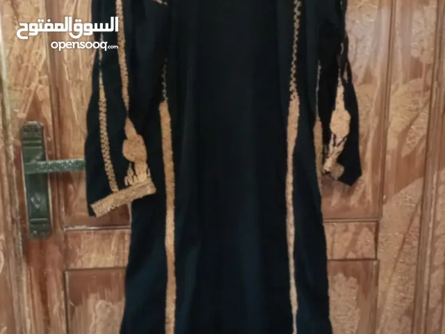 أثواب للبيع