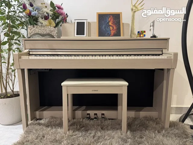 Yamaha Piano CLP 745 White Ash - Like new