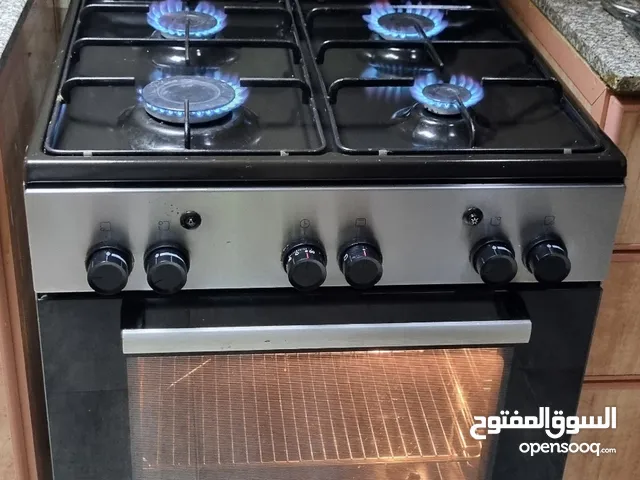 Bosch Cooking Range 4 burner with gas cylinder
