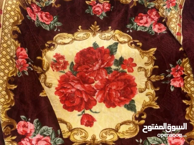 للبيع بطانيات وديباجات