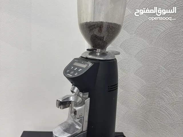 طحانة قهوه مختصه من شركه Compak