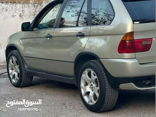 Bmw x5 2001  (ترخيص منخفض)