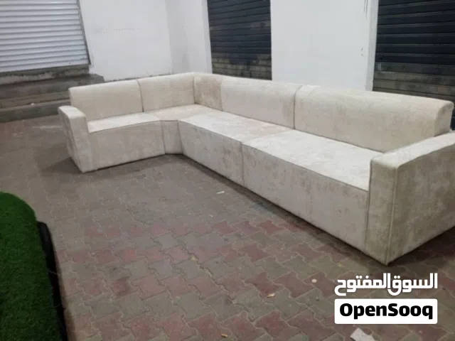 صالون للبيع