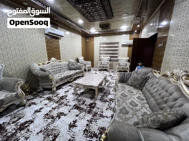 طخم ملكي مستعمل 10 مقاعد ثقيل مع طاوله وسطيه