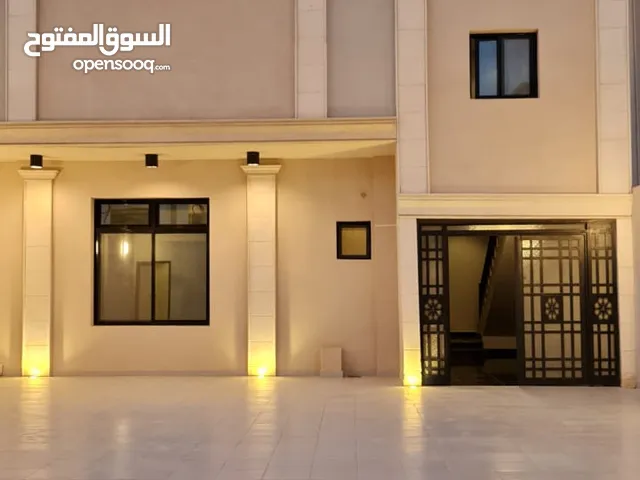 460m2 More than 6 bedrooms Villa for Sale in Al Madinah Al Jassah
