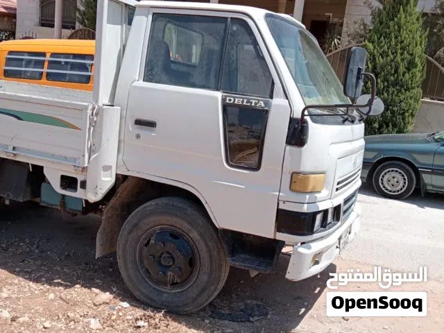 دايهاتسو دلتا 2004