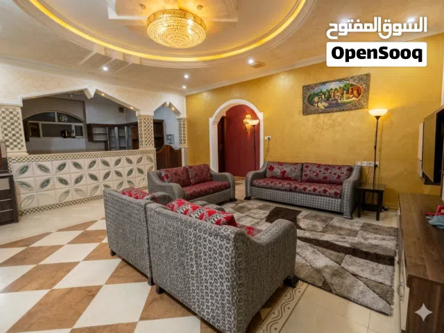 فلة ملكية مفروشه فاخرة للإيجار (أثاث VIP - لأول مرة تتئجر في أرقى أحياء الأصبحي