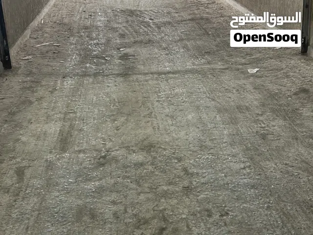 للايجار سرداب في الري 1000 متر نزلة سيارة
