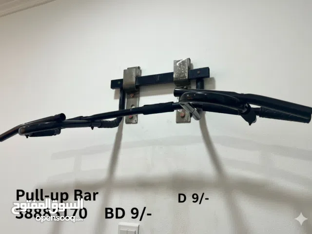 Pull up bar with clamp
