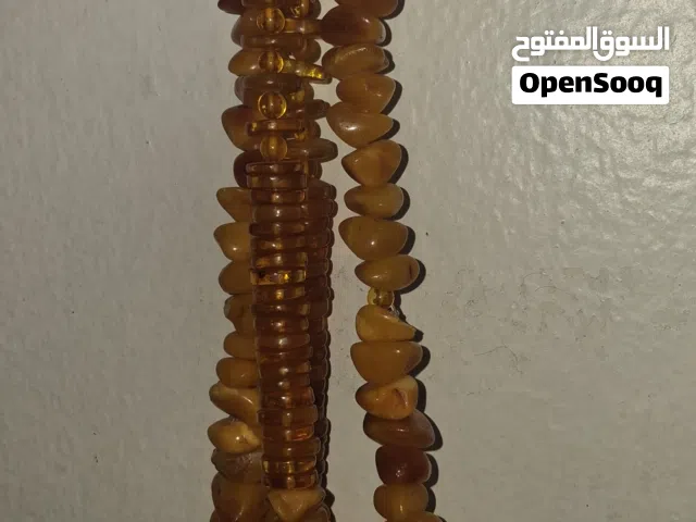 عقد كهرمان قديم
