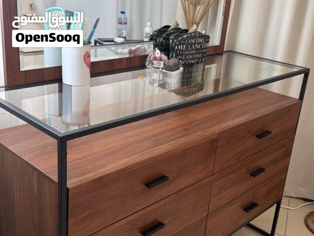 غرفة نوم كينغ كاملة من Pan Home – شبه جديدة King Bedroom Set from Pan Home – Like New